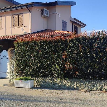Villetta Aurora Villaggio Porto Ada A 2 Passi Dal Mare ピッツォ エクステリア 写真