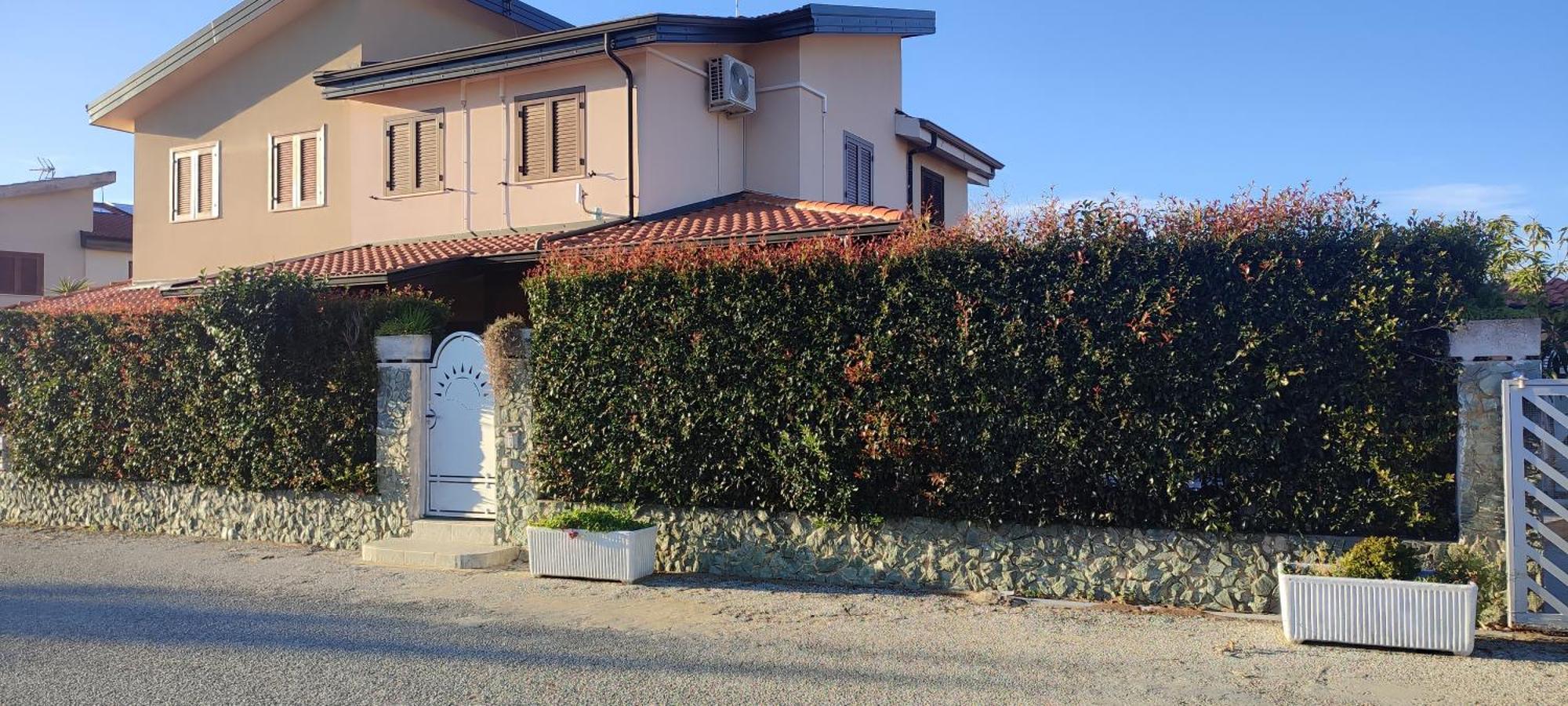 Villetta Aurora Villaggio Porto Ada A 2 Passi Dal Mare ピッツォ エクステリア 写真