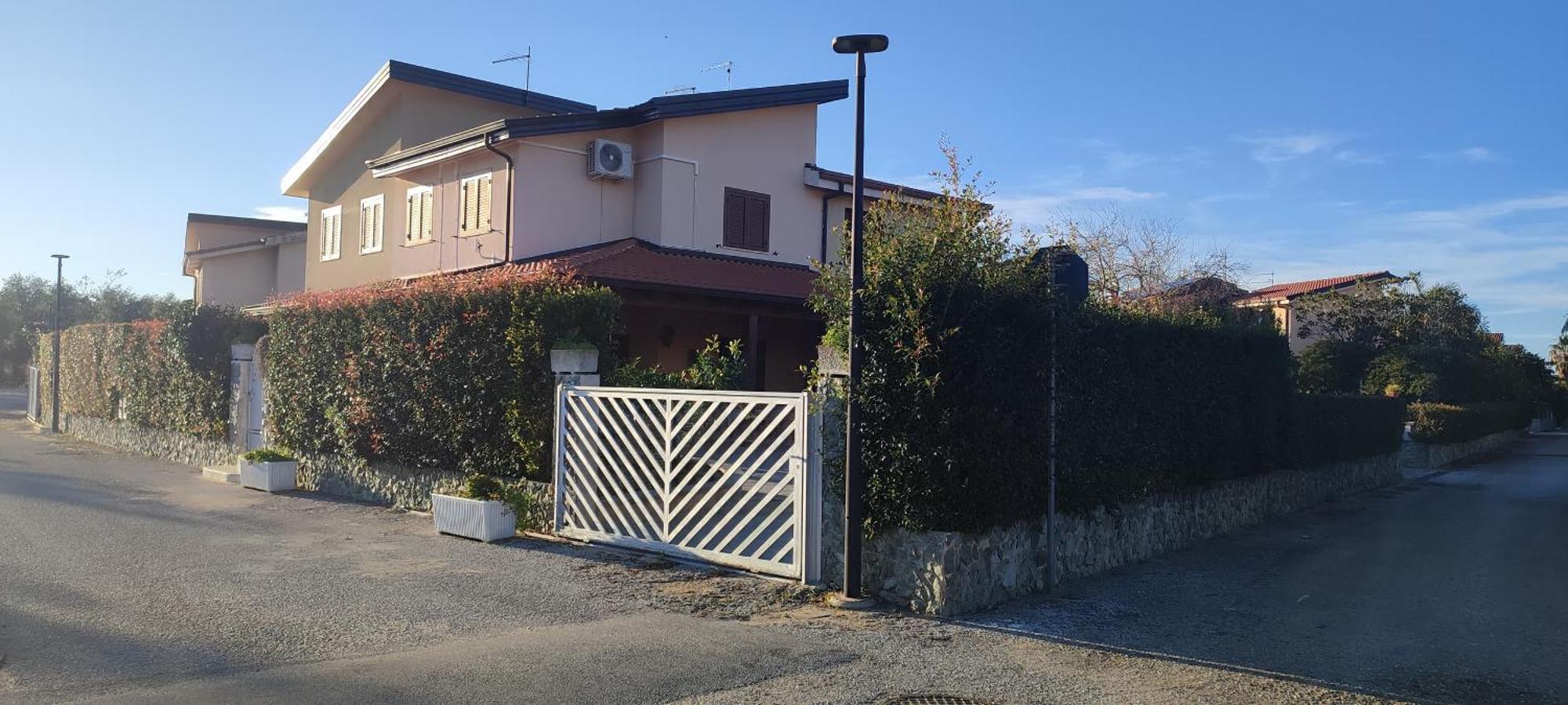 Villetta Aurora Villaggio Porto Ada A 2 Passi Dal Mare ピッツォ エクステリア 写真
